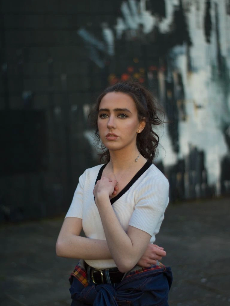 Retrato de Catriona, profesora nativa escocesa especializada en conversación B2.